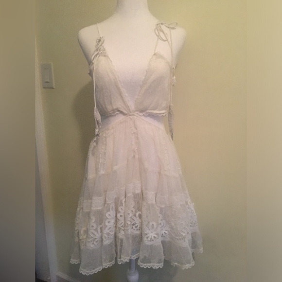 Rococo Sand Lace Cutout Mini Dress, Size L, Off White, NWT - Picture 3 of 7